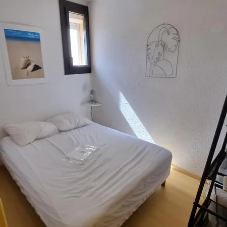 Gruissan-port-t2-2chambres-5pers-43m2-climatise-parking-valfred Apartment Gruissan