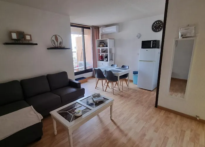 Gruissan-port-t3-2chambres-5pers-43m2-parking-clim-piscine-valerie *